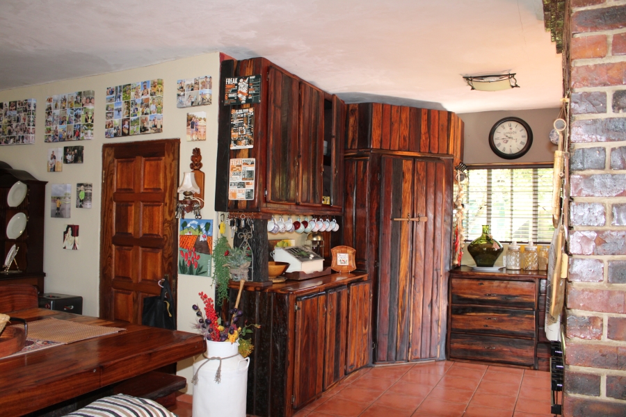 6 Bedroom Property for Sale in Olifantsnek North West